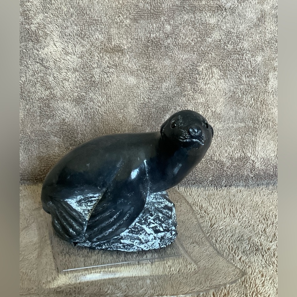 CANADIAN INUIT SCULPTURE. WOLF ORIGINAL.